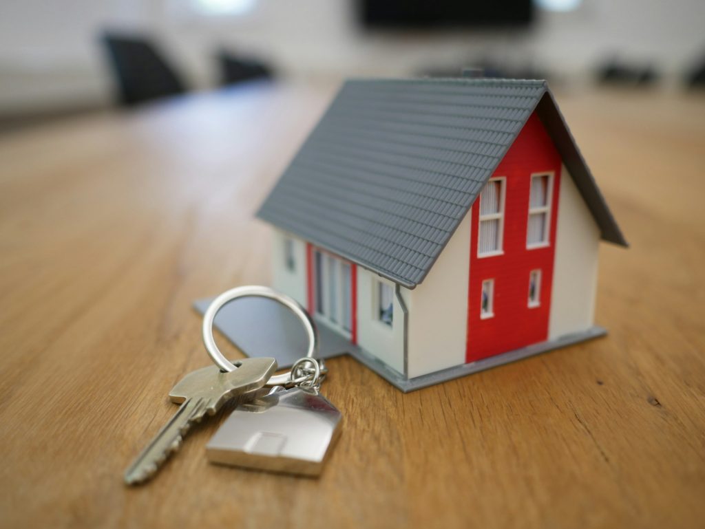 Préstamos de vivienda en Costa Rica 2026: opciones comparadas para comprar casa